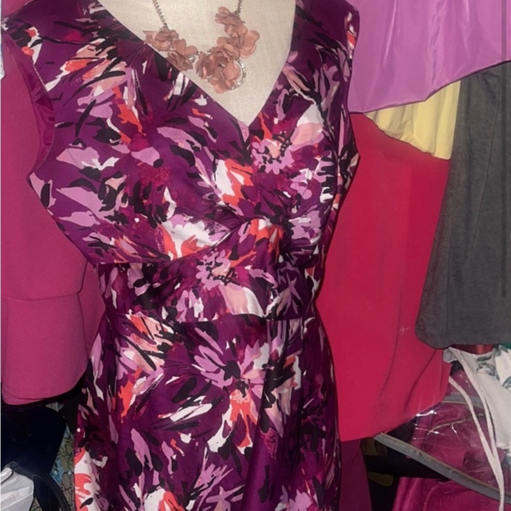 PINK FLORAL EAST 5th Dress 💓💓